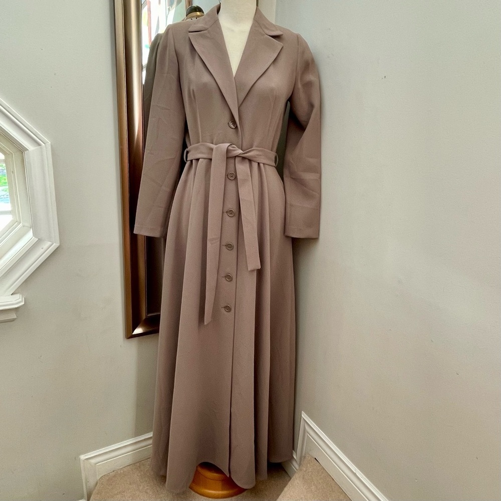 NWT Roberta Bacarelli designer tan camel trench coat made in Napoli Italy.